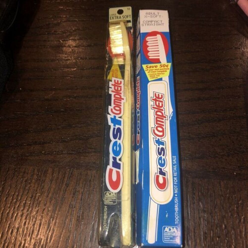 Crest Complete Vintage Toothbrushes Lot Of 2‎ (1992&1994)